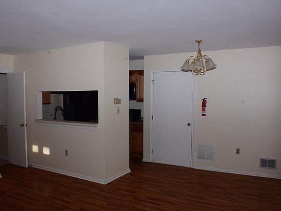 4th image of 337 McDowell Dr