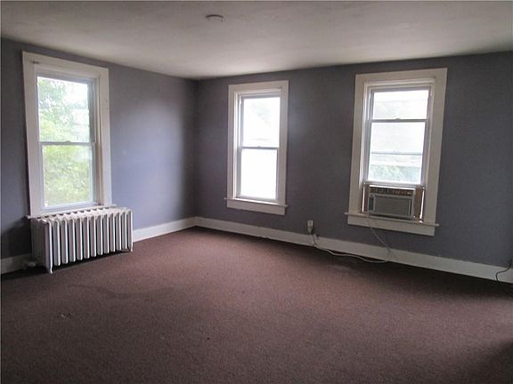 4th image of 60 Charlotte St