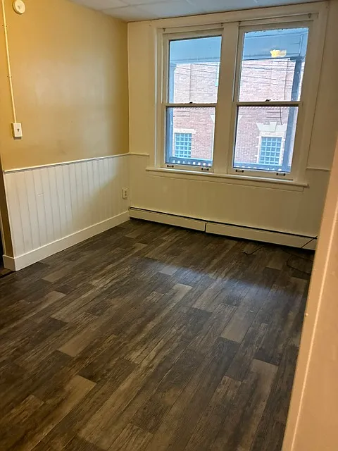 2 bed, $1,100 — Photo 4