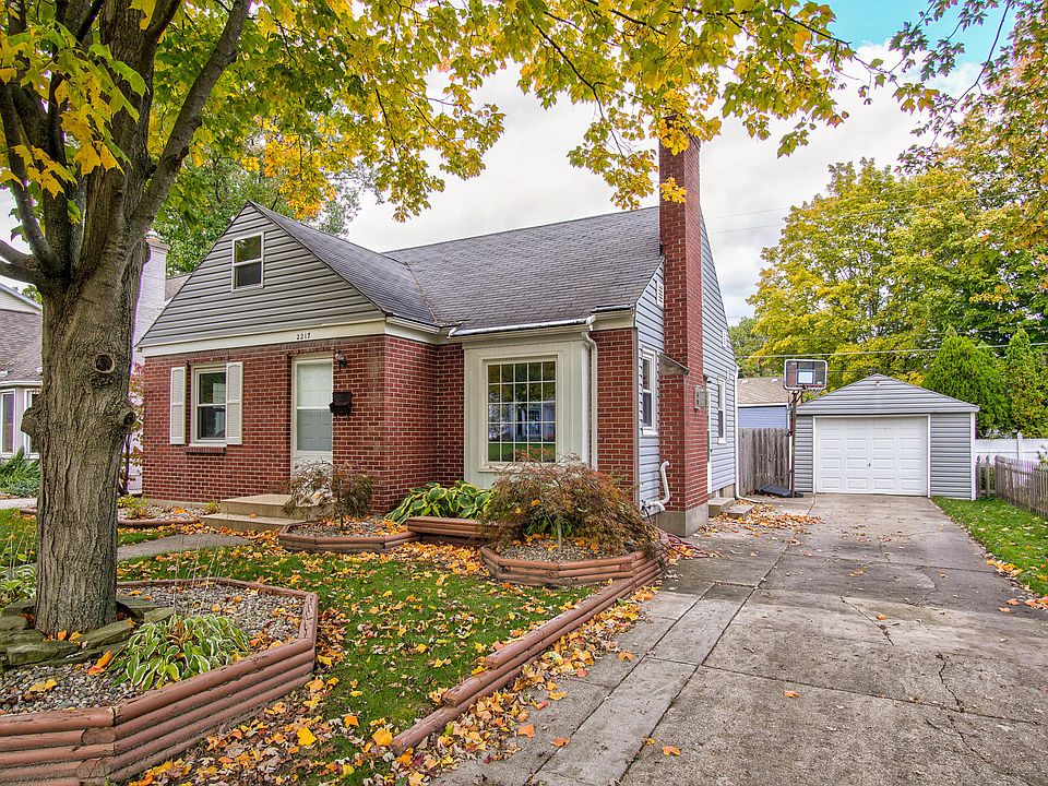 1st image of 2217 Estelle Dr SE