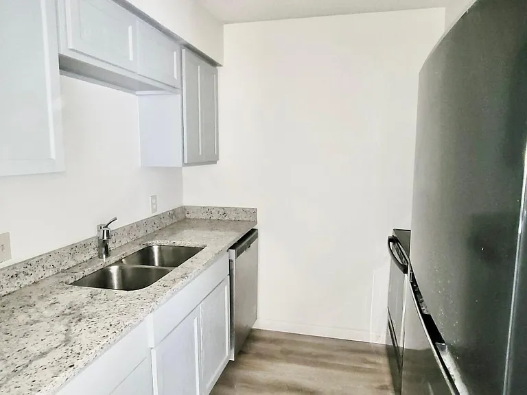 1809 Potomac Pl #C — Photo 4