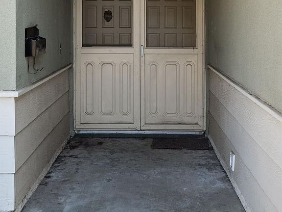 4th image of 575 E Magnolia Ave