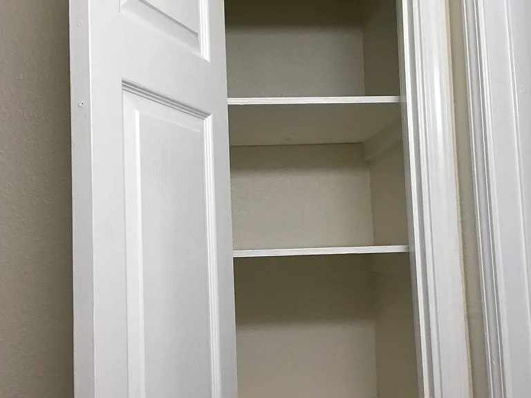 Ktichen Pantry- 
Despensa