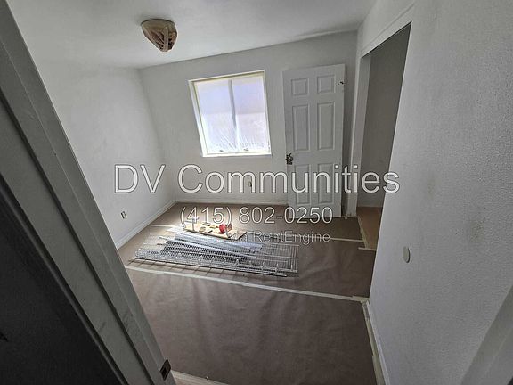 2nd image of 2820 SW Juniper Ave
