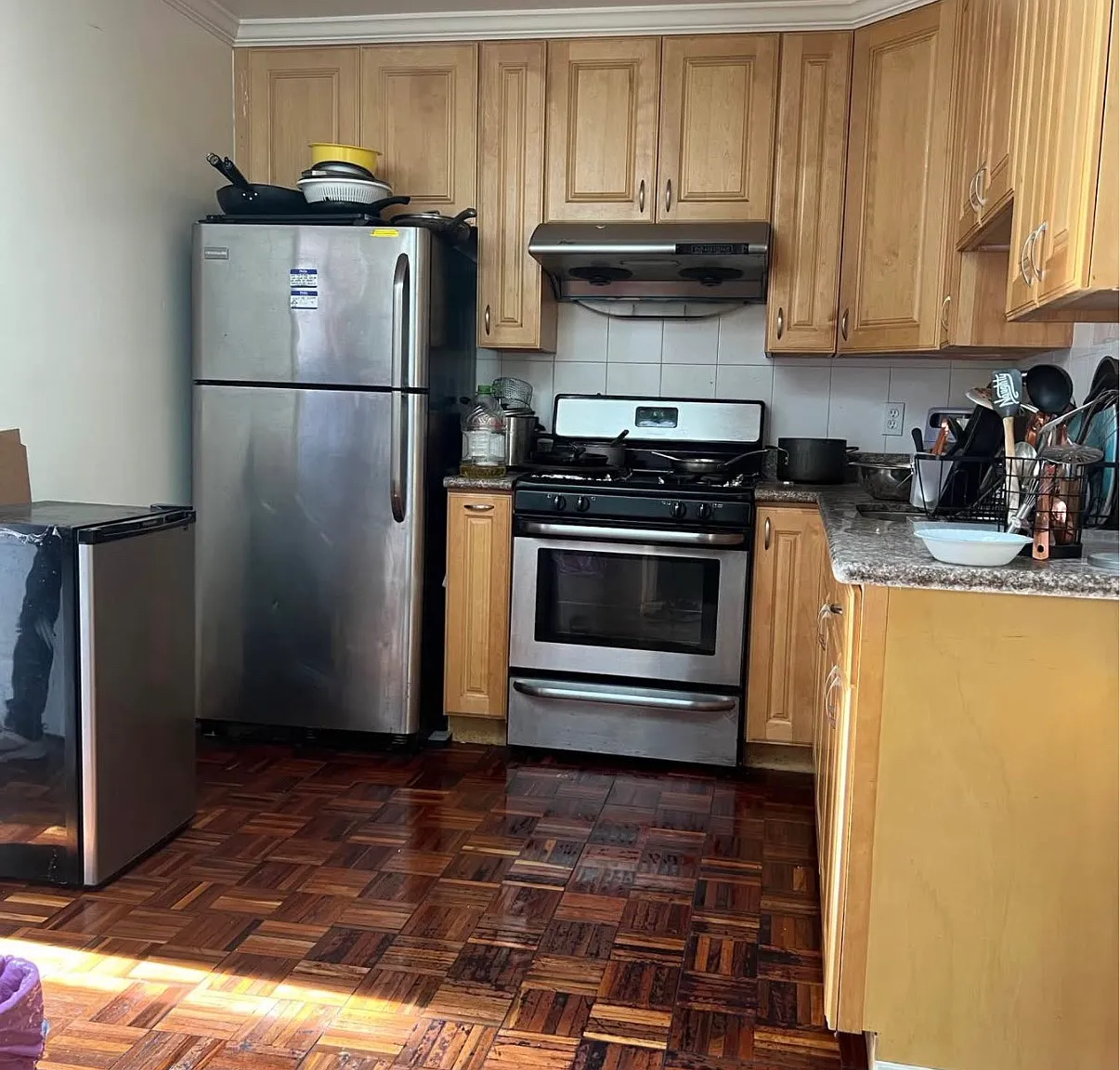 6 bed, 1884 sqft, $1,150 — Photo 2