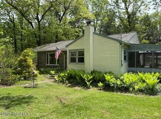 8 Lee Ave, Rexford, NY 12148