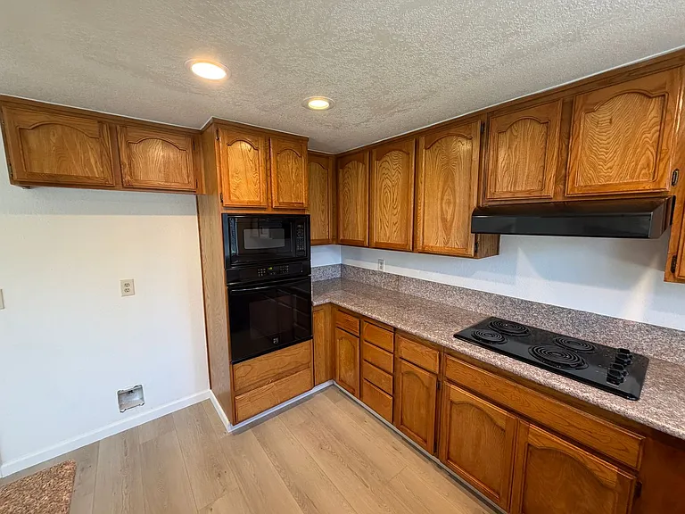 872 Shellwood Way — Photo 10