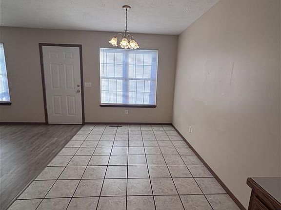 4th image of 109 Barnard Ave #B