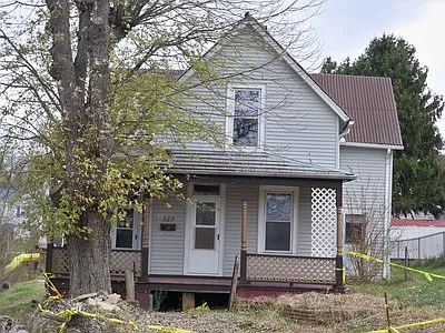 587 E Market St photo 1