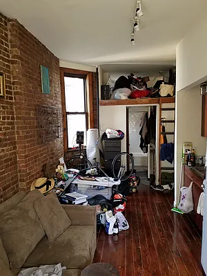 Rented by Chartwell Manhattan Realty | media 7