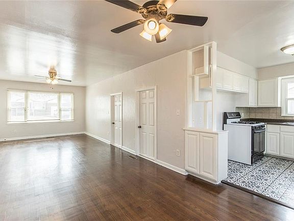 3rd image of 1623 Andover Ct