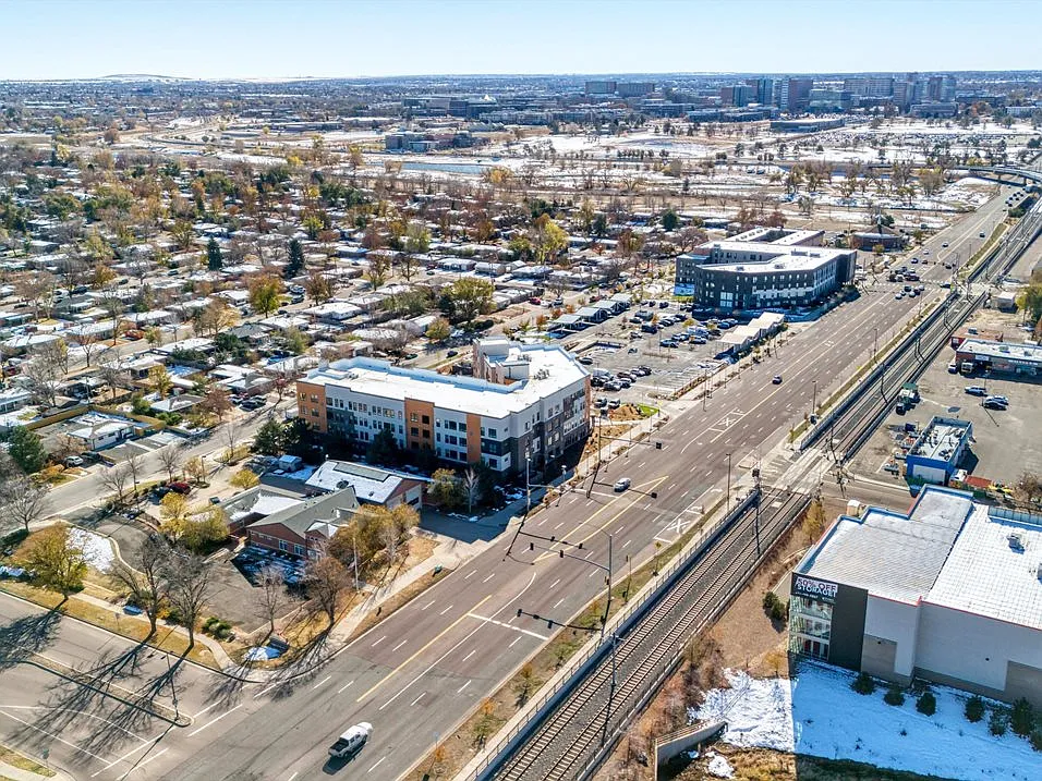 Peoria Crossing 2 — Photo 4