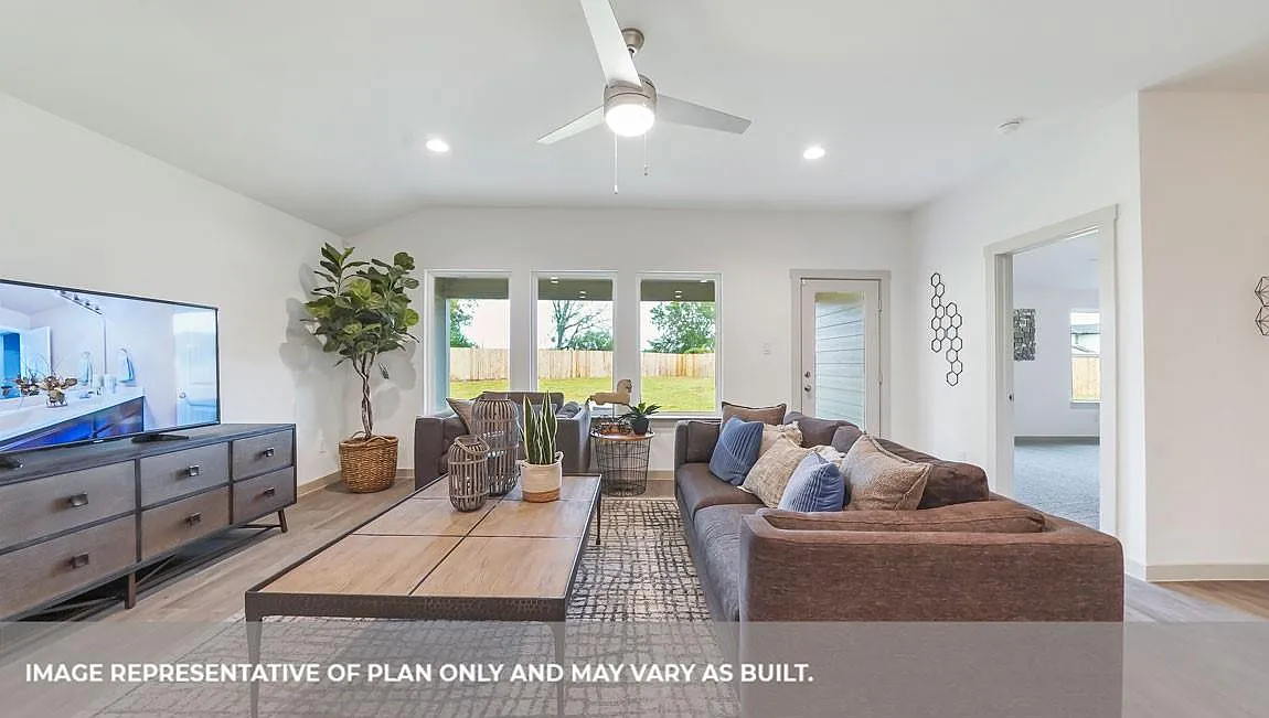 4 bed, 2.0 bath, 1850 sqft, $2,300 — Photo 2