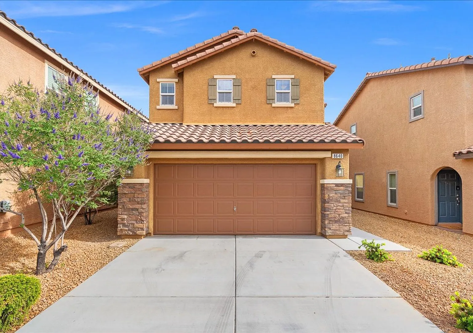 Spacious 3bd with Expansive Kitchen and Incredible Walk-In Closet — Photo 3