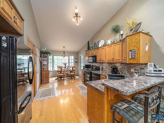5th image of 1503 E 61st St