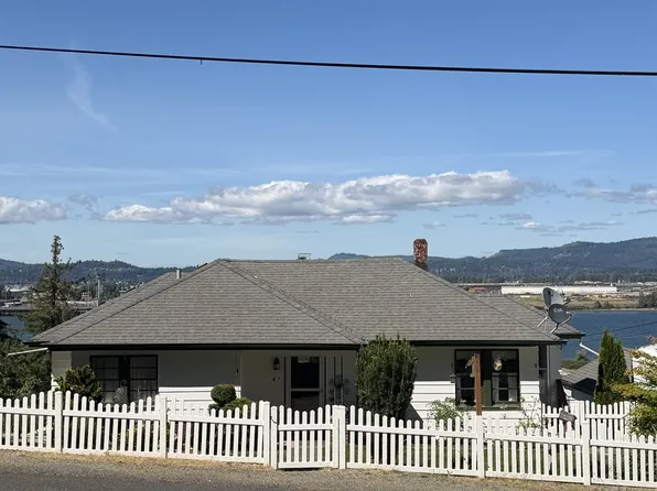 417 W E St, Rainier, OR 97048
