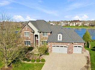 5 Mackenzie Ct, Bloomington, IL
