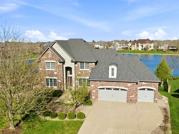 5 Mackenzie Ct, Bloomington, IL 61704