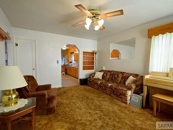 3rd image of 405 E 20th St
