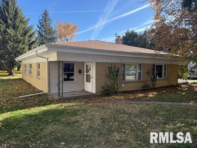 425 27th St, Bettendorf, IA, 52722
