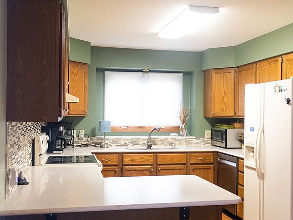 5th image of 4909 Stoney Creek Dr