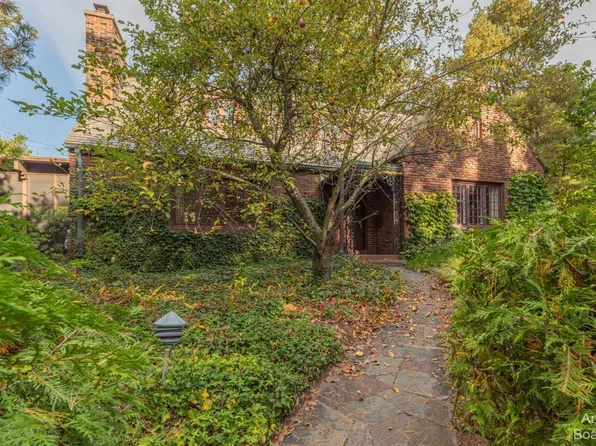 1100 Berkshire Rd, Ann Arbor, MI 48104