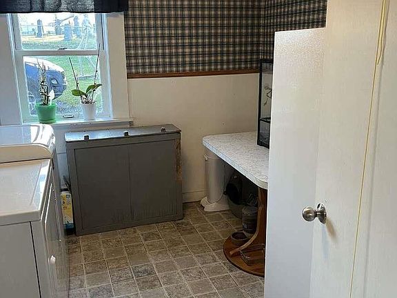 5th image of 388 Heatherton Village Rd