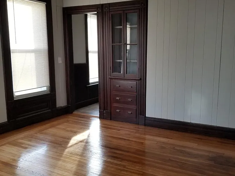 624 Dixwell Ave — Photo 6