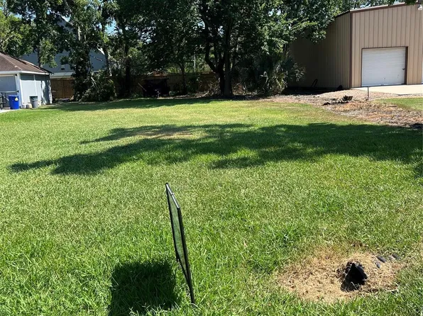 Shadylawn Ave, La Porte, TX 77571