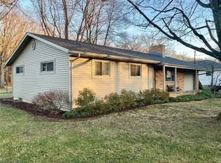 345 Bonnie Brae Rd, Vienna, OH 44473