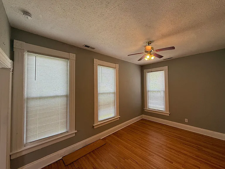 118 N Glenwood Ave — Photo 7