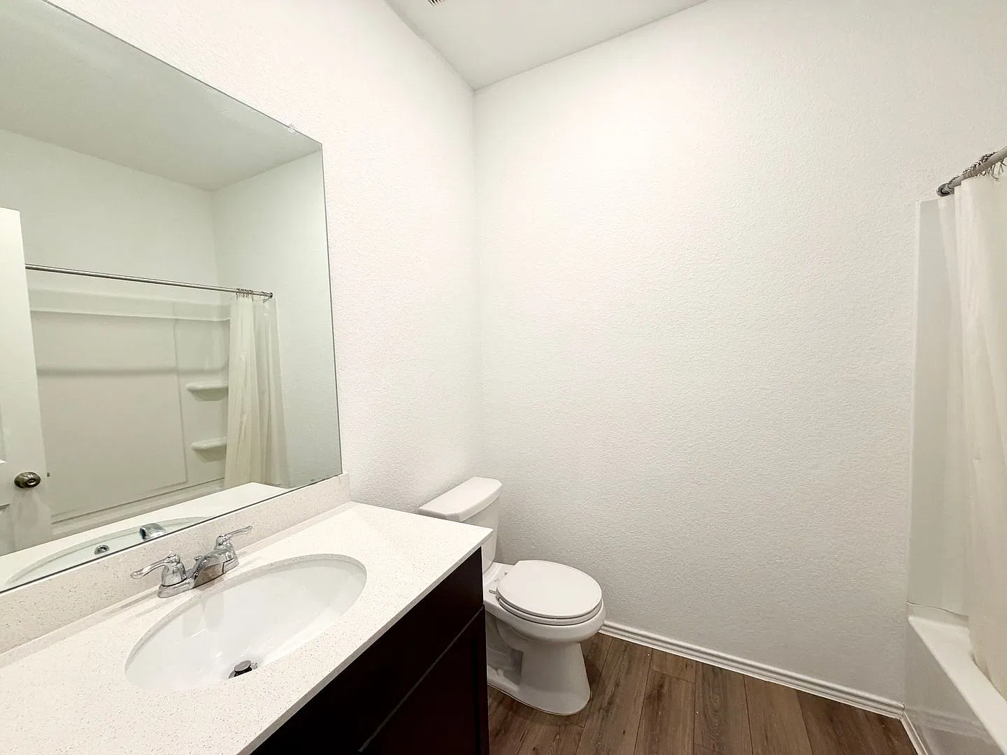 340 The Bad Way- 4 bedroom, 2 bath, 1 story — Photo 4