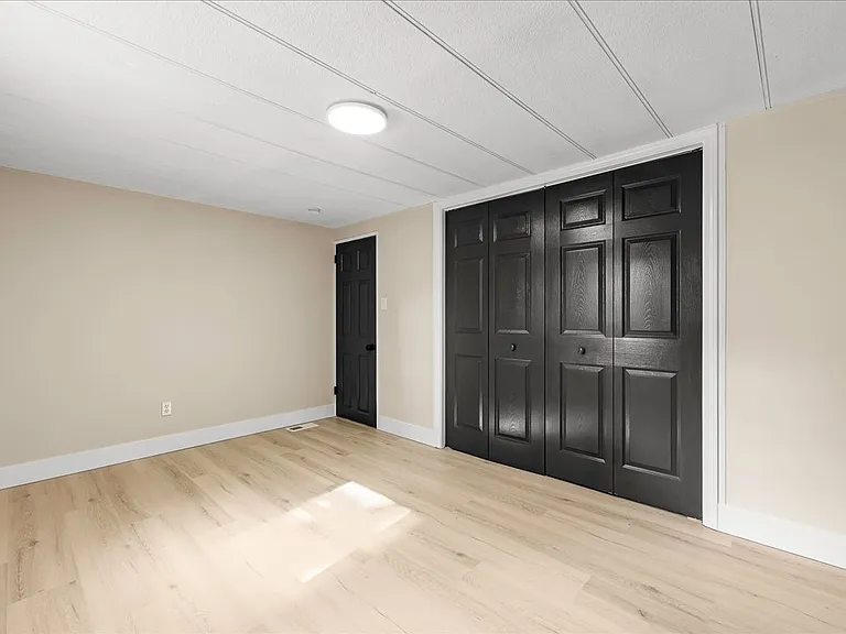 210 Lynn St — Photo 12