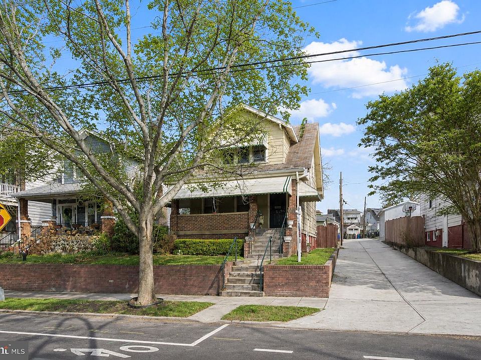 1st image of 4413 7th St NW