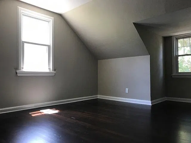 2 bed, 1100 sqft, $1,900 — Photo 3