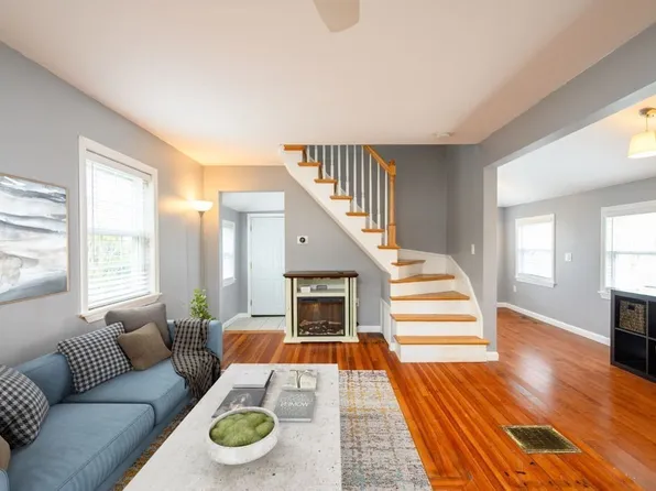 43 Bird St, Quincy, MA 02169