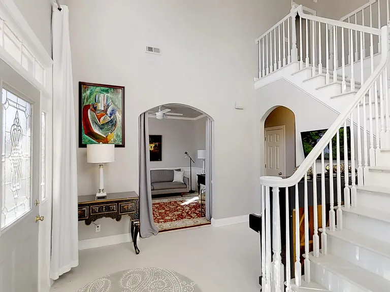 115 Thistlewood Ln — Photo 17