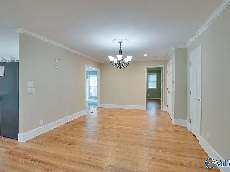 211 Wingate Ave SW — Photo 17