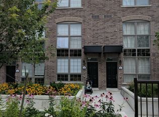 17 Powerhouse St #22, Toronto, ON M6H 0C5