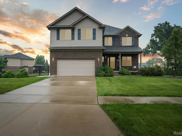 29459 Bradbury Dr, Flat Rock, MI 48134