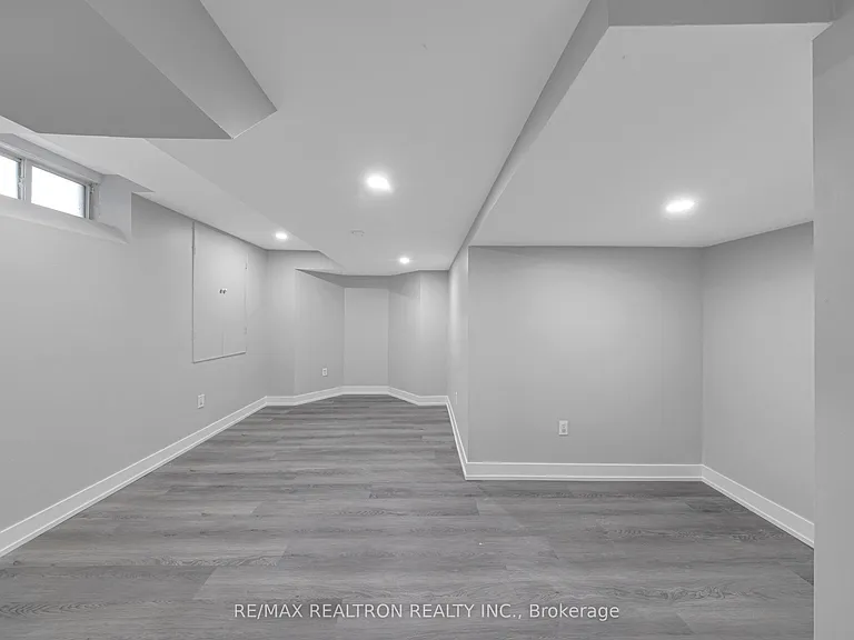 32 Chasser Dr — Photo 13