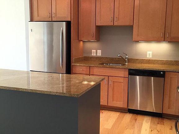 2nd image of 2200 N Westmoreland St Unit 320