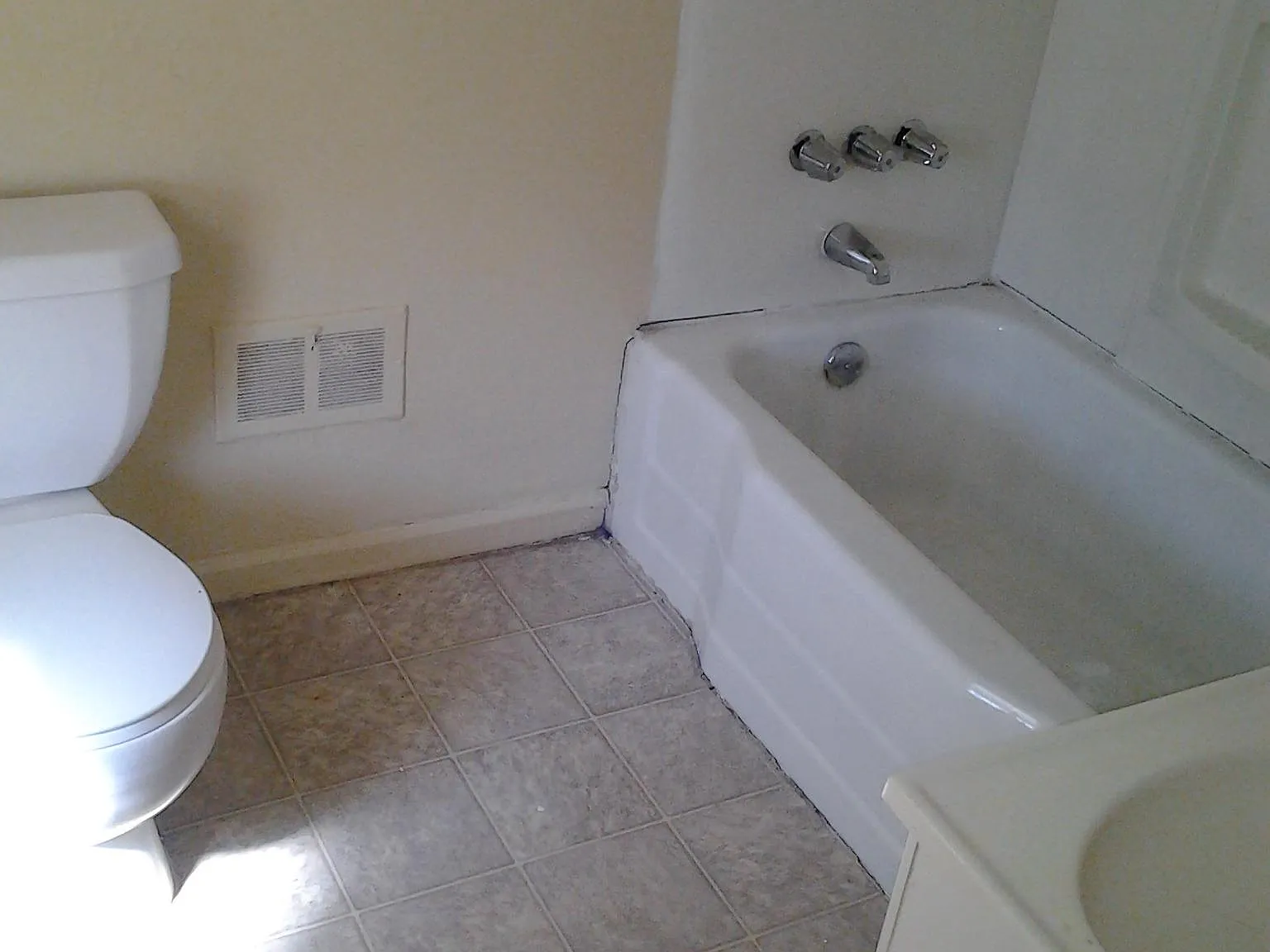 4 bed, 1200 sqft, $1,500 — Photo 3