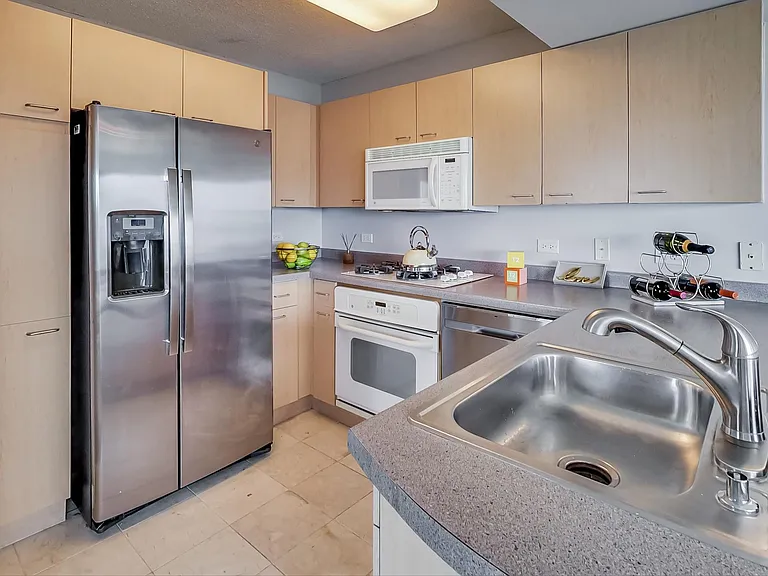 1720 Maple Ave #1570 — Photo 12