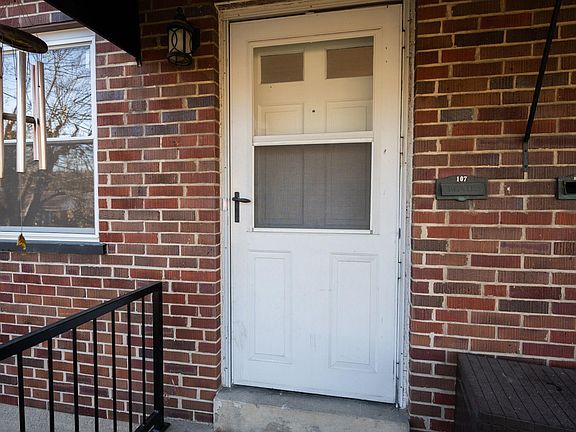 2nd image of 107 E North St #107