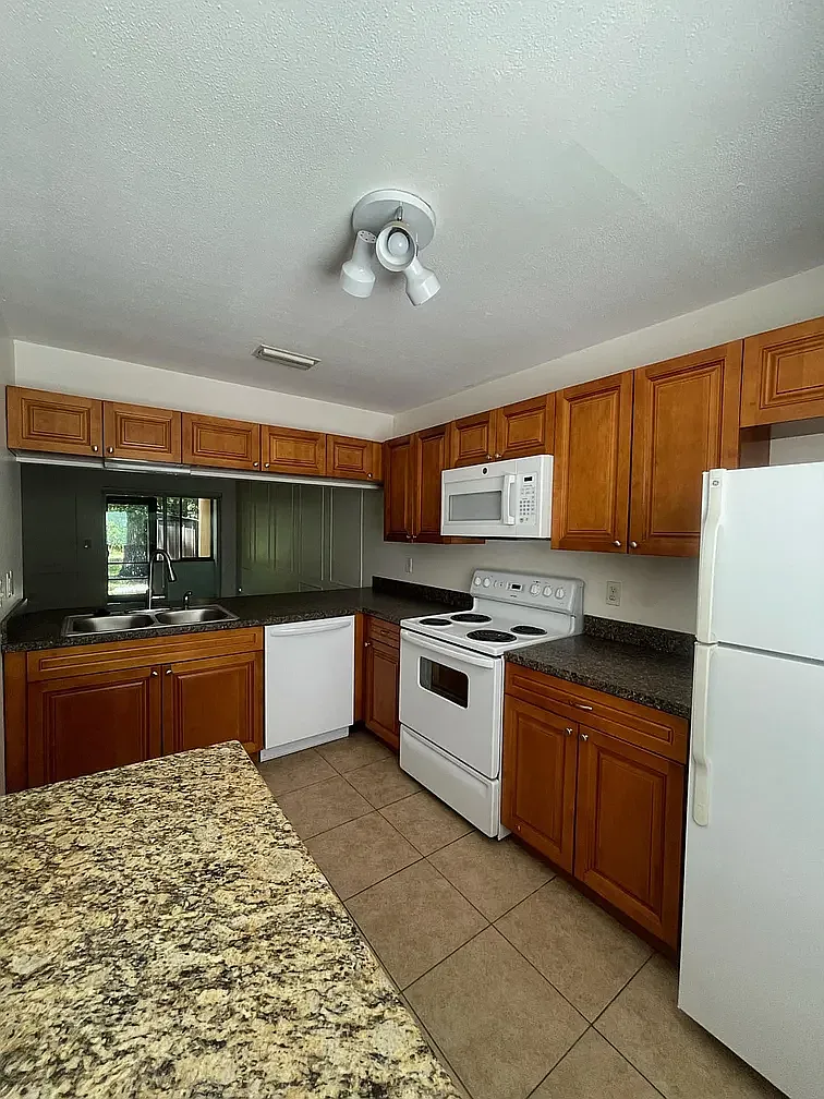 Beltrees Apartments — Photo 1