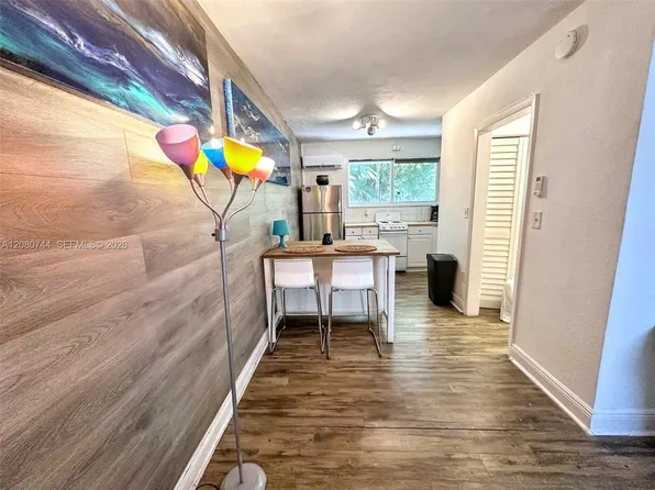 3071 SW 27th Ave APT 19, Miami, FL 33133