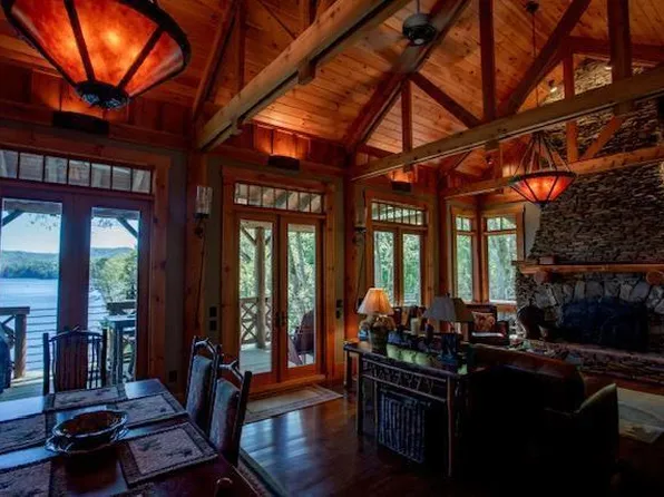 4 Lakeside Trl, Robbinsville, NC 28771