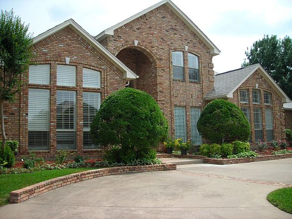 Large circular diveway