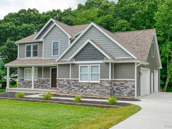 11879 Secluded Ridge Dr, Byron, MI 48418